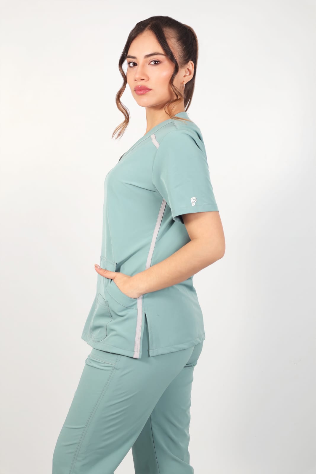 Diseño M21 mujer verde pistacho colombia