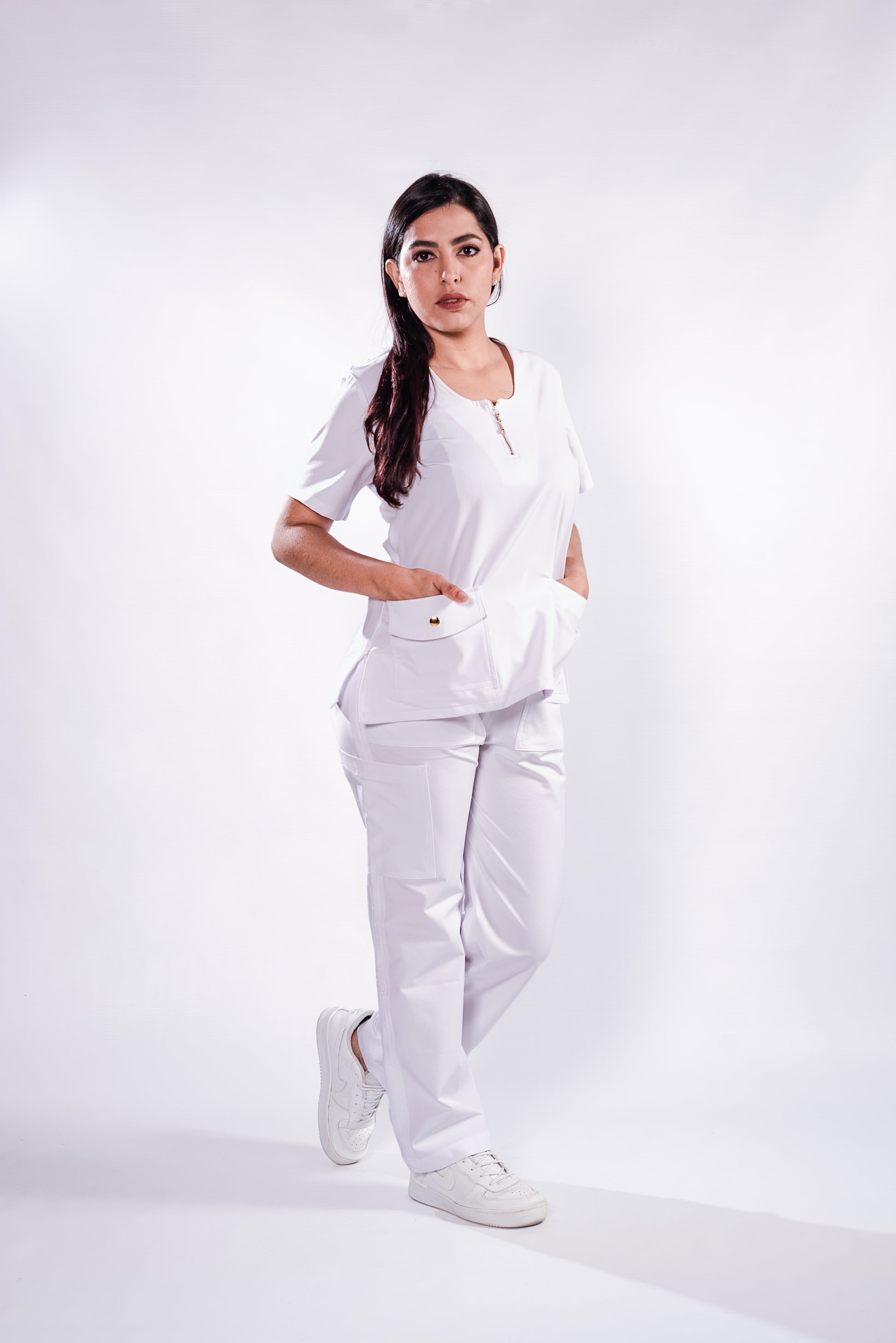 Uniforme Dalia color blanco, Colombia